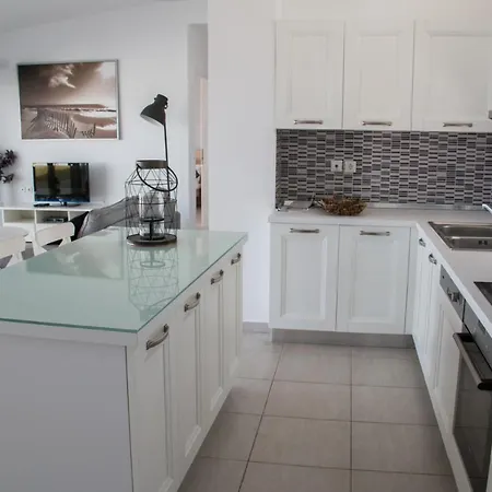 Aristoteles 别墅 林都斯